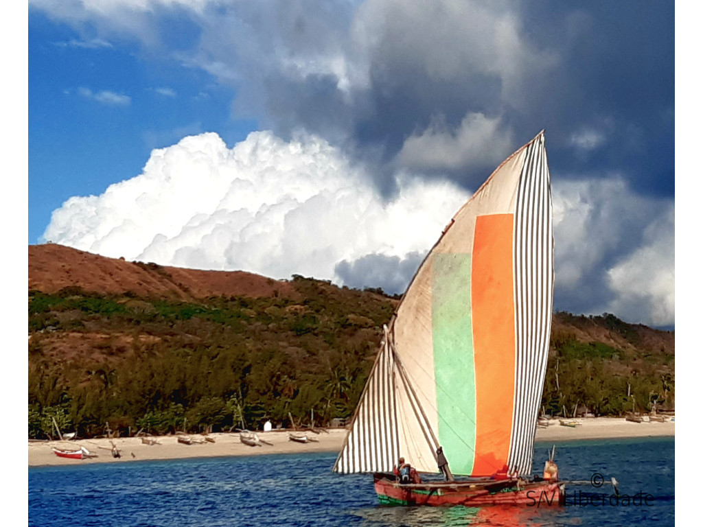 Pirogue à balancier Malgache