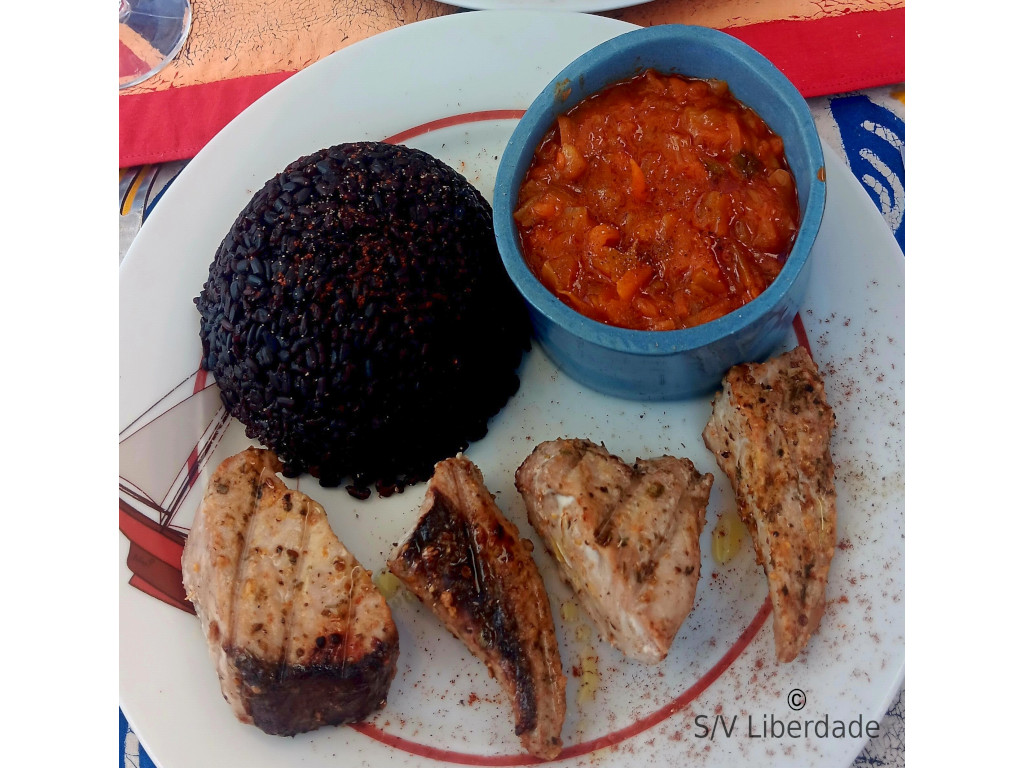 Thon grillé/Riz noir/Chakalaka